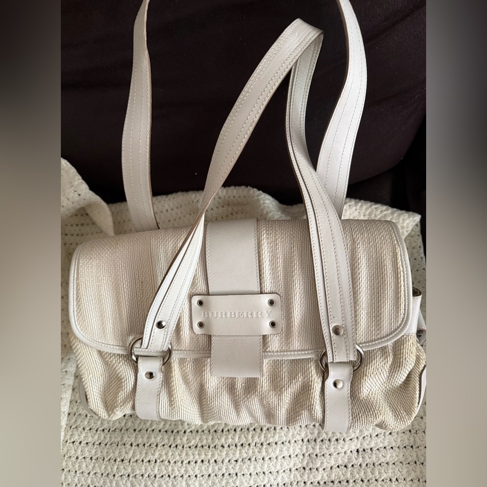 Burberry white Shoulder Bag satchel with Structured Elegance
